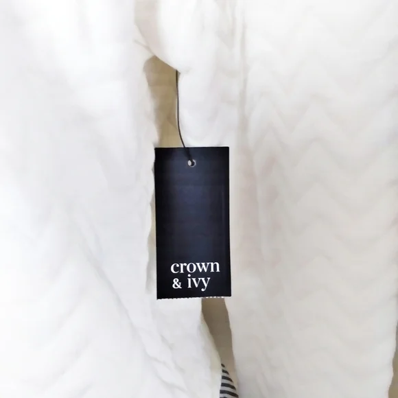 Crown & Ivy Quilted Layered Look Sweatshirt Top - Picture 6 of 8